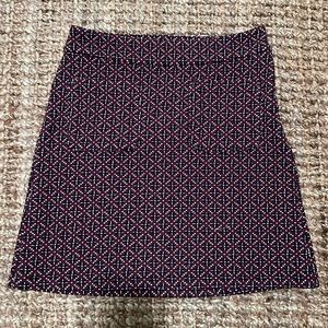 Loft size 2 skirt. Side zip.